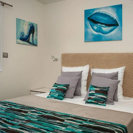 Hotel La Toison D'or Et 4*