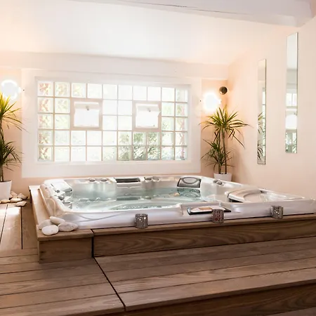 Otel La Toison D'or Et Saint-Tropez
